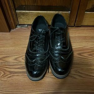Faux paten leather loafers